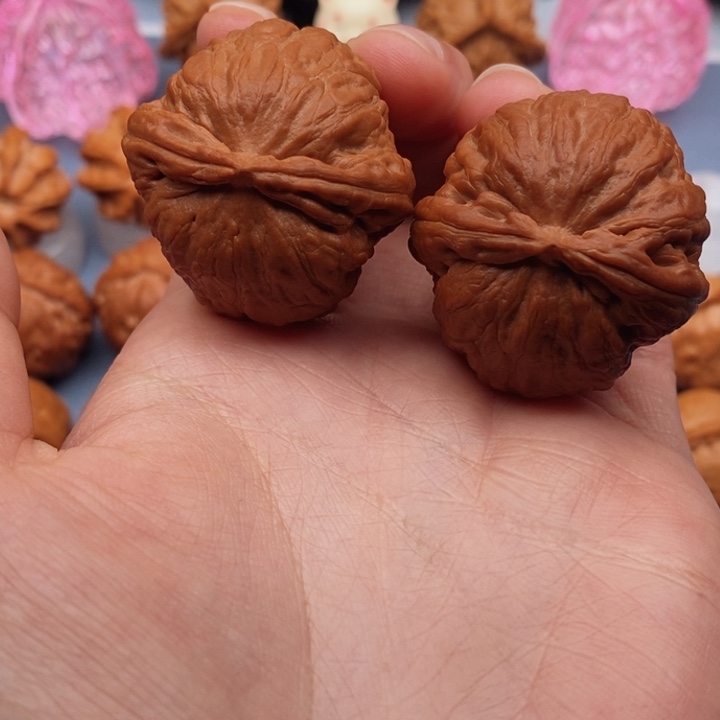 文玩核桃把件至尊虎