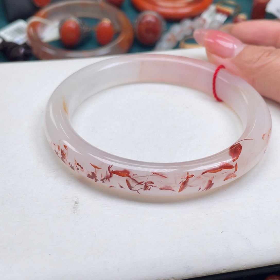 黄***菘南红玛瑙未镶嵌川料南红冰飘手镯61+