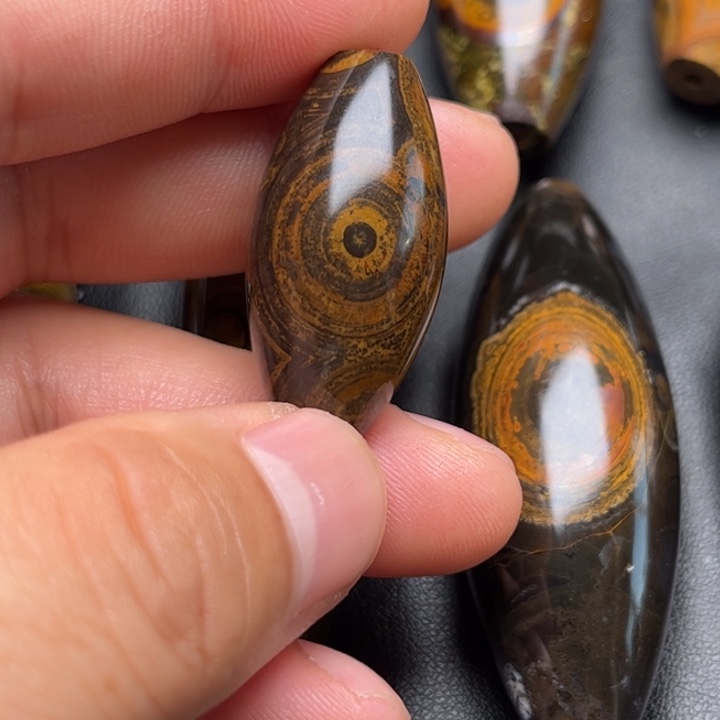 就***食查罗石未镶嵌颈饰