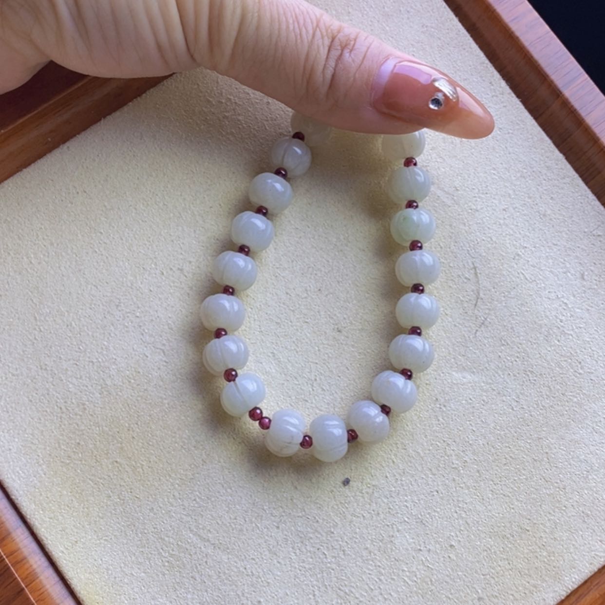 【闪购商品】石英质玉手镯未镶嵌