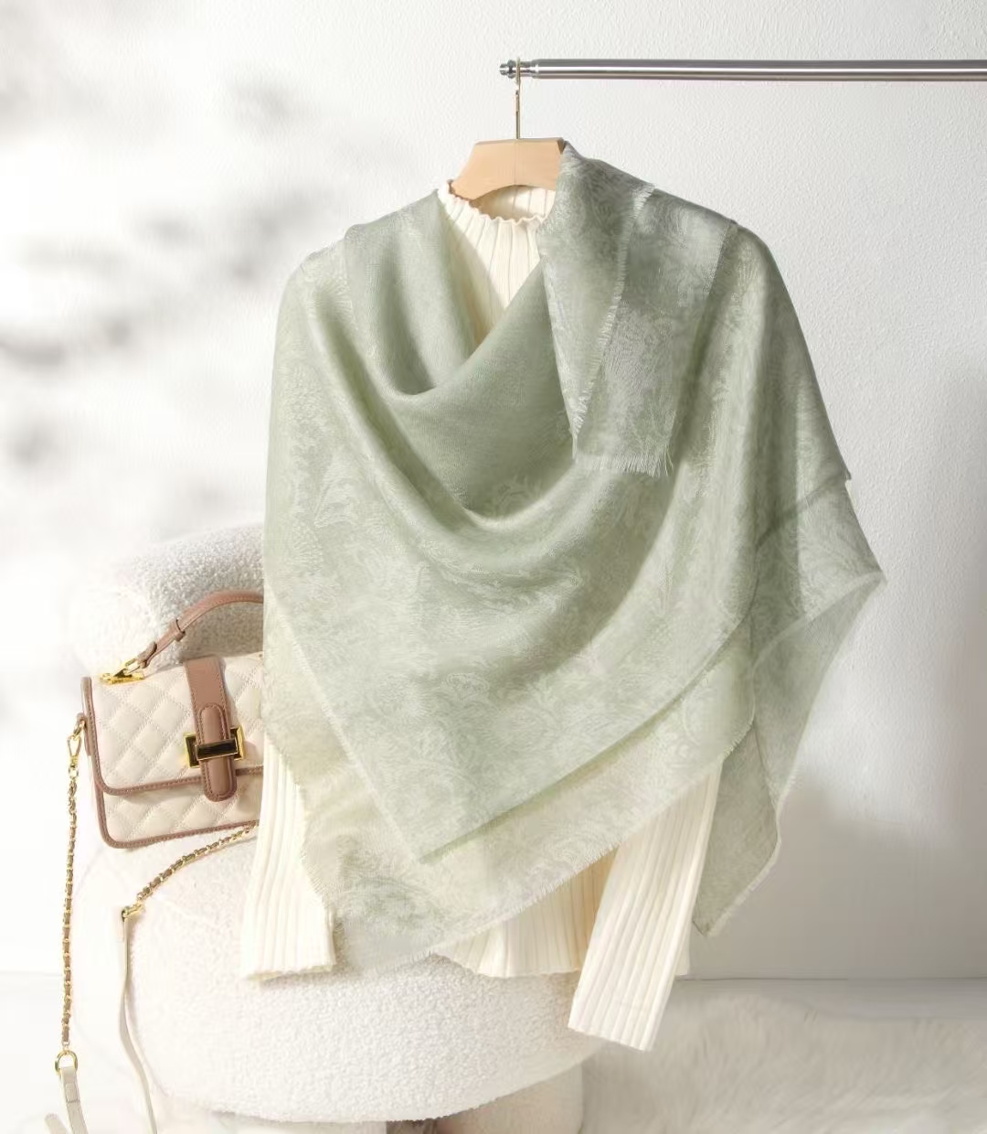极简风成人女不掉色蝶恋花围巾渐变纯色绿色围脖披肩外搭流苏