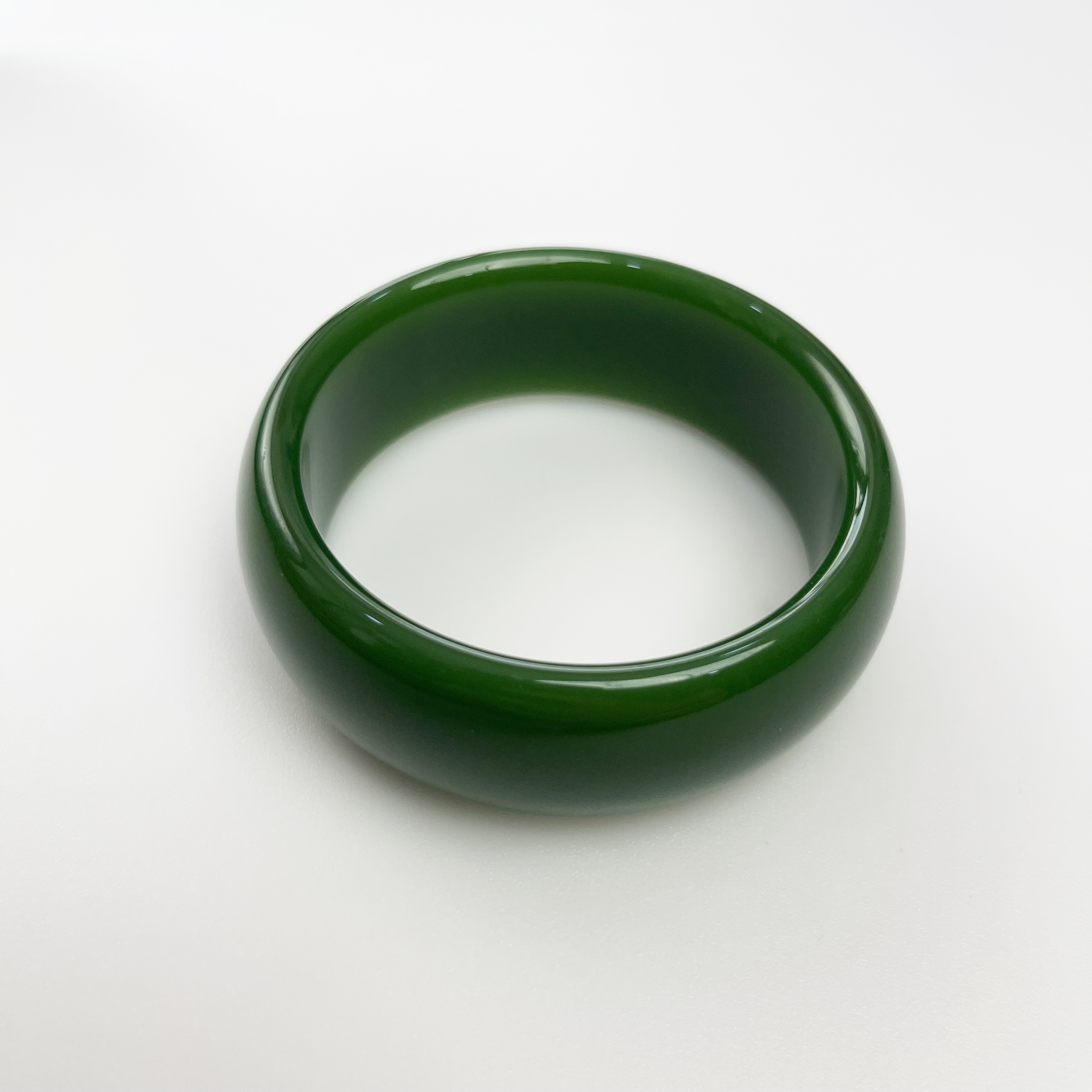 天然辰砂天然辰砂《菠菜绿宽胎》精美文玩手镯