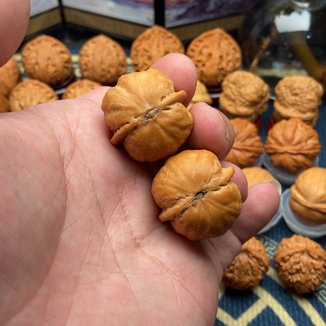 文玩核桃把件翻天印