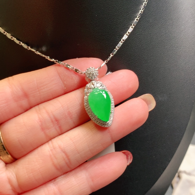 【闪购商品】翡翠吊坠(赠链)18K金镶嵌