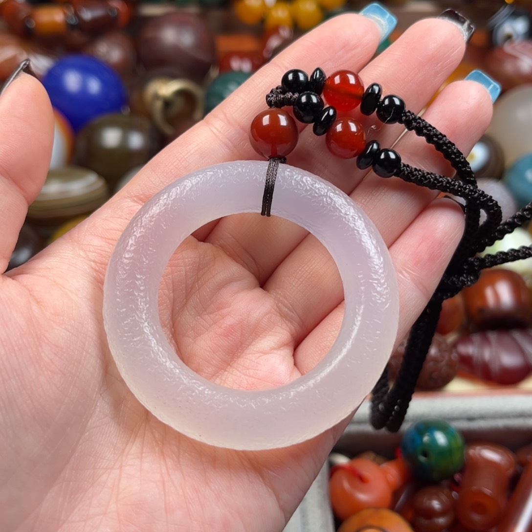 玛瑙/玉髓颈饰未镶嵌