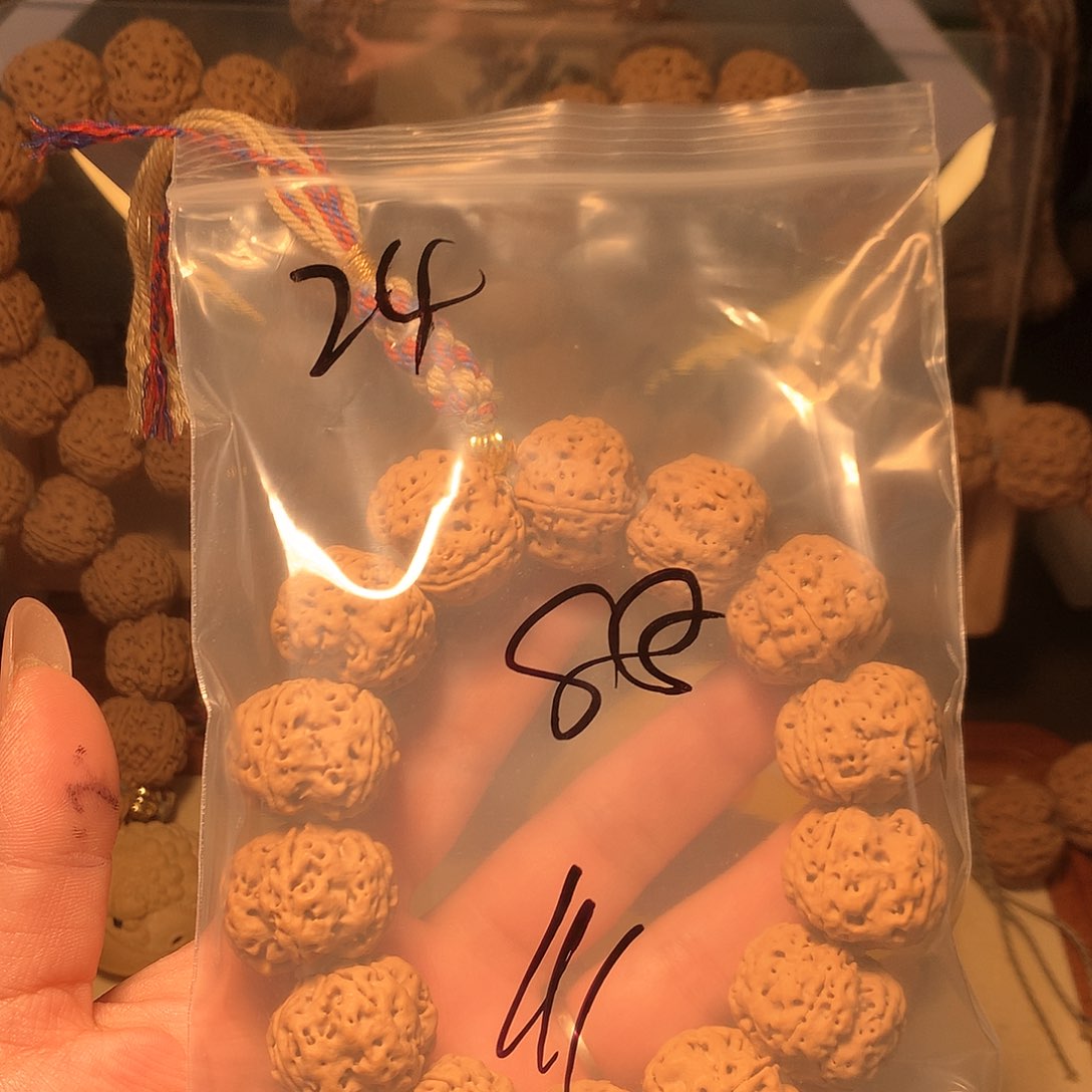 金刚菩提吊坠?****醒24。             