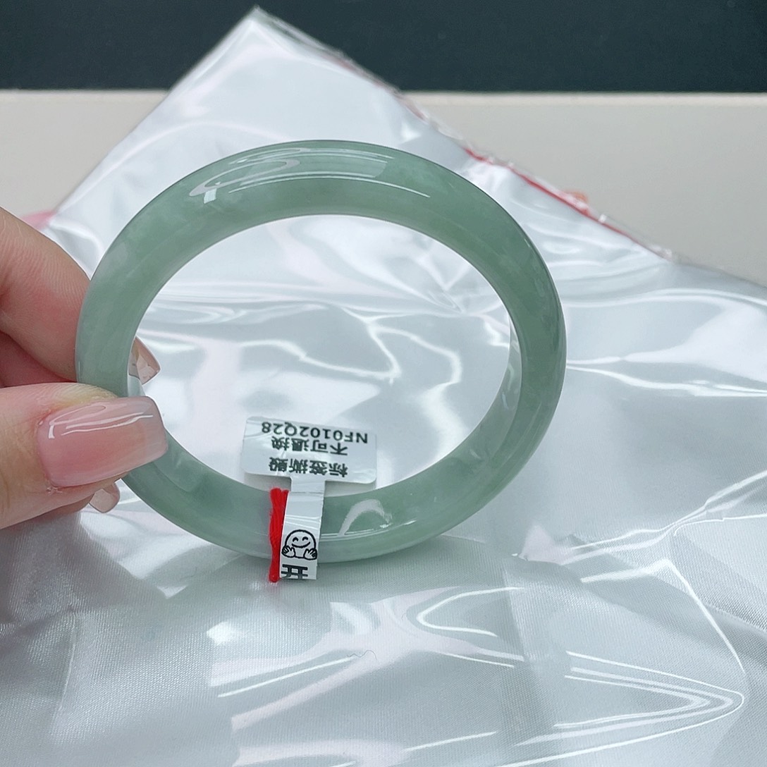 翡翠手镯未镶嵌正59