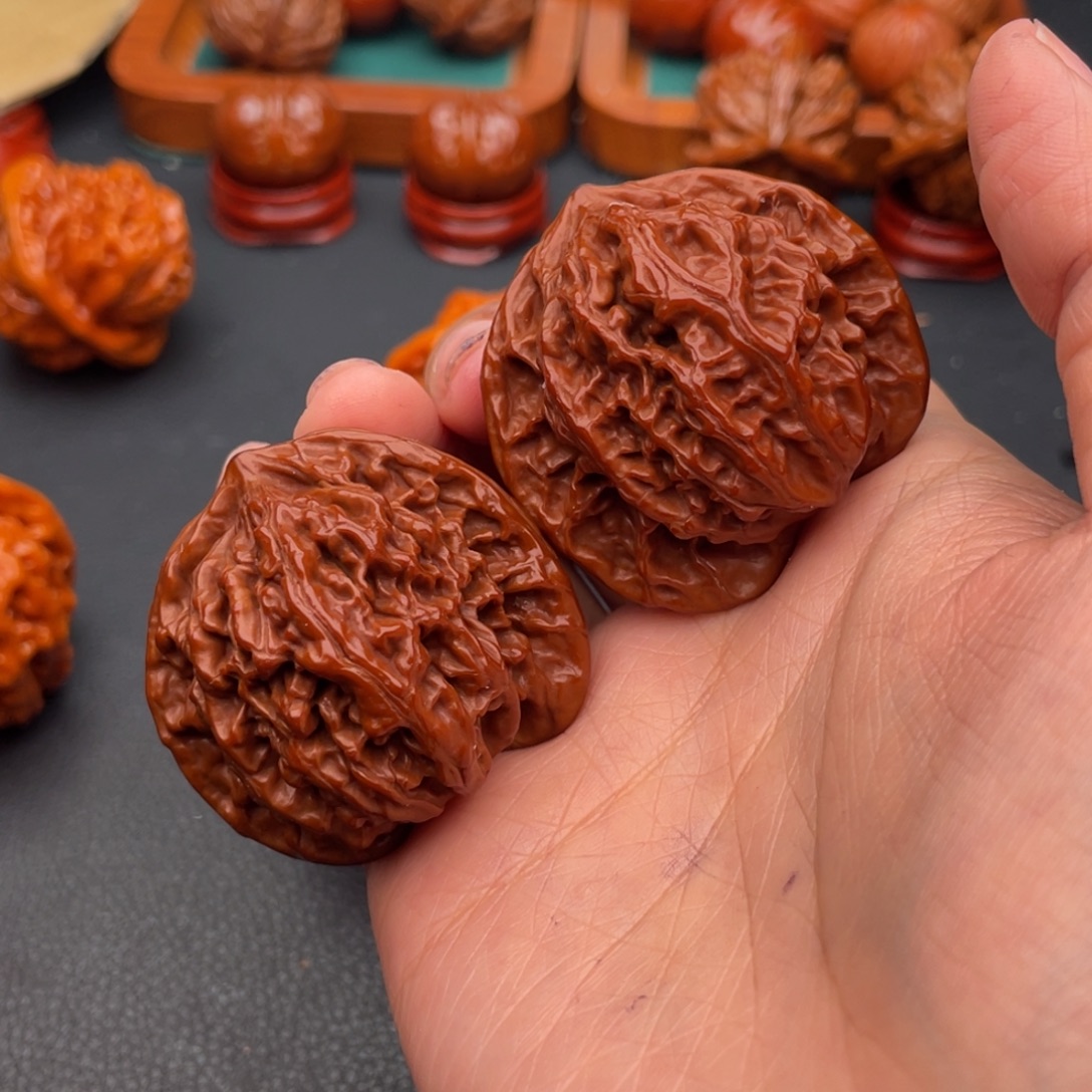 文玩核桃把件盘龙纹