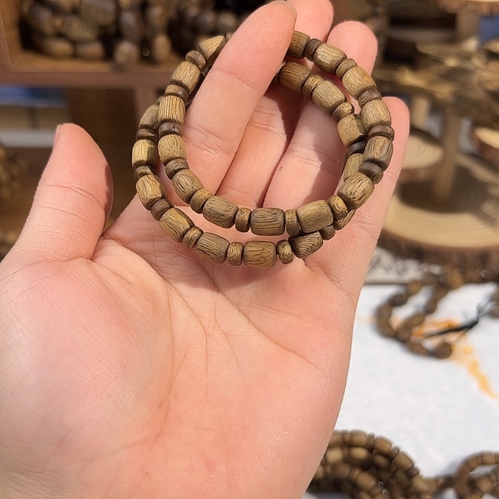 沉香手串7mm单圈乌身多样性发两条