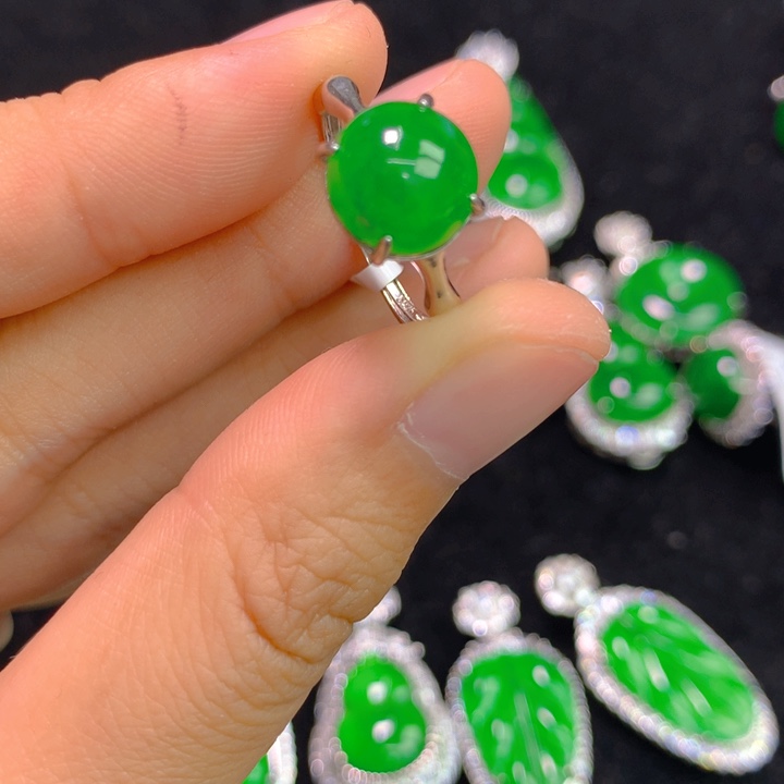 翡翠戒指银S925镶嵌一个