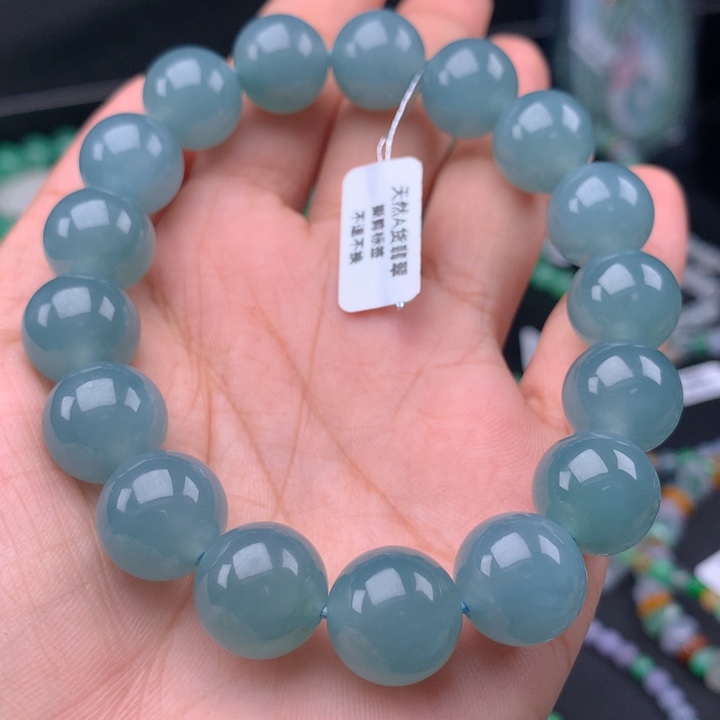 翡翠手镯未镶嵌卡