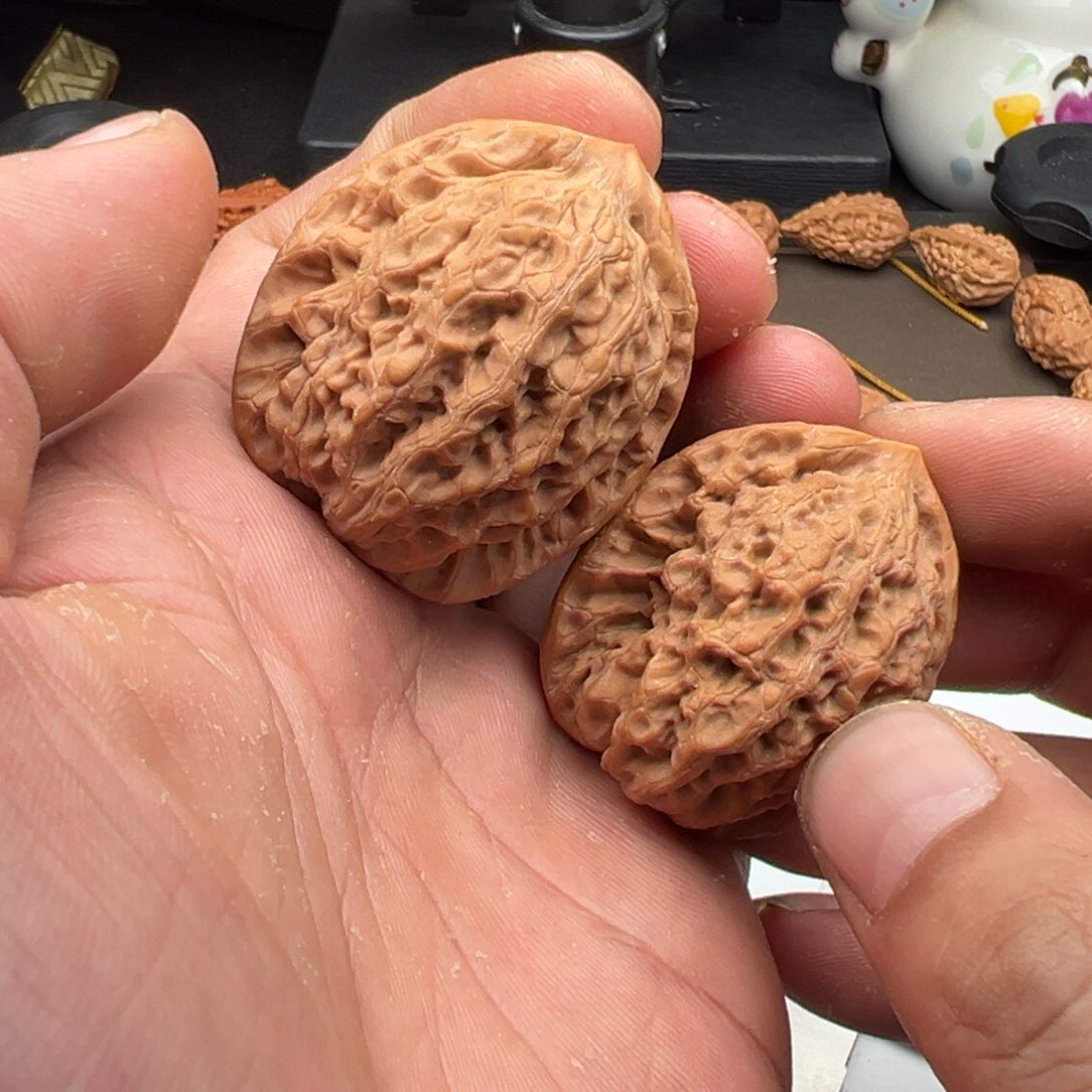 文玩核桃把件金公40