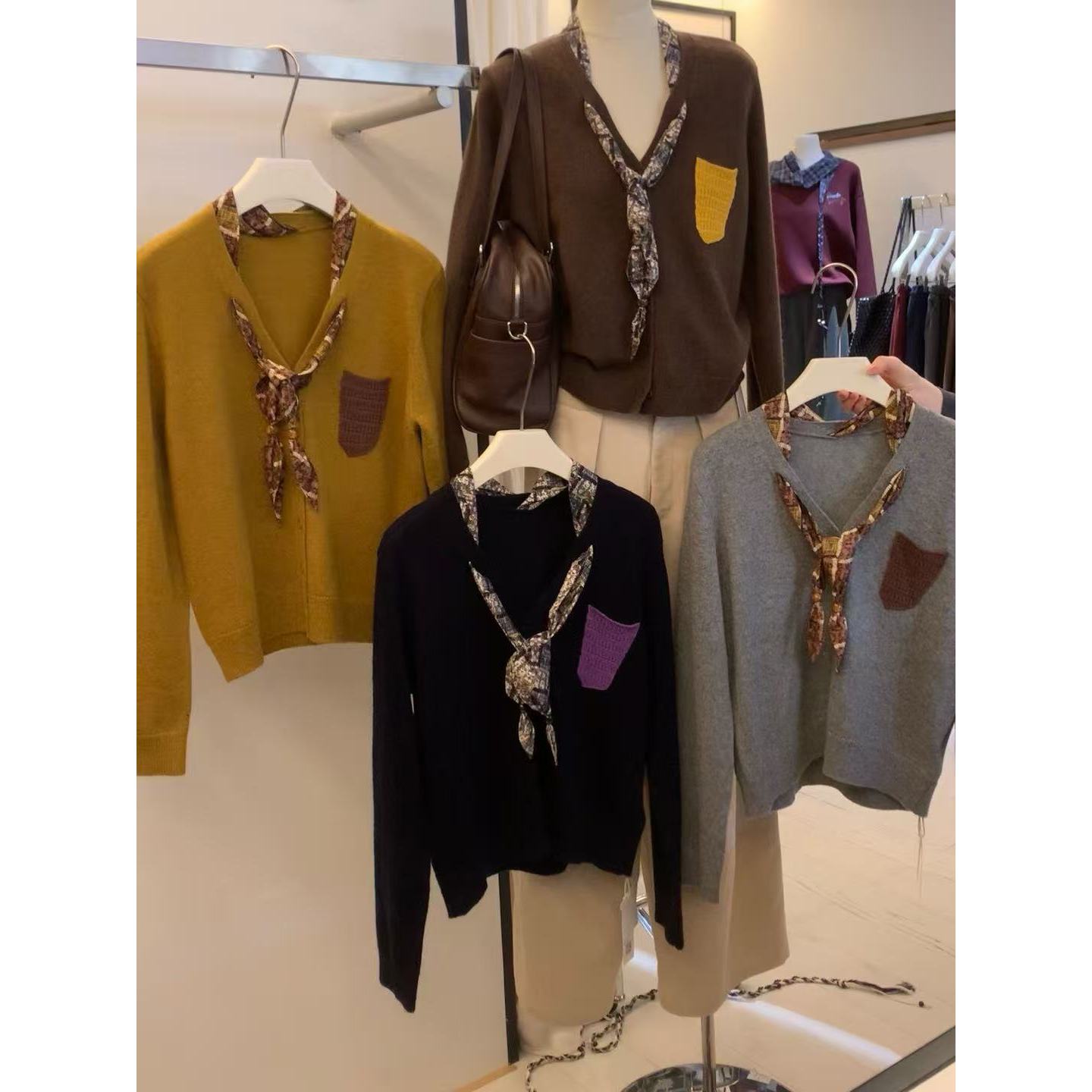 【福利】LN-秋冬宽松V领慵懒风针织毛衣#X631