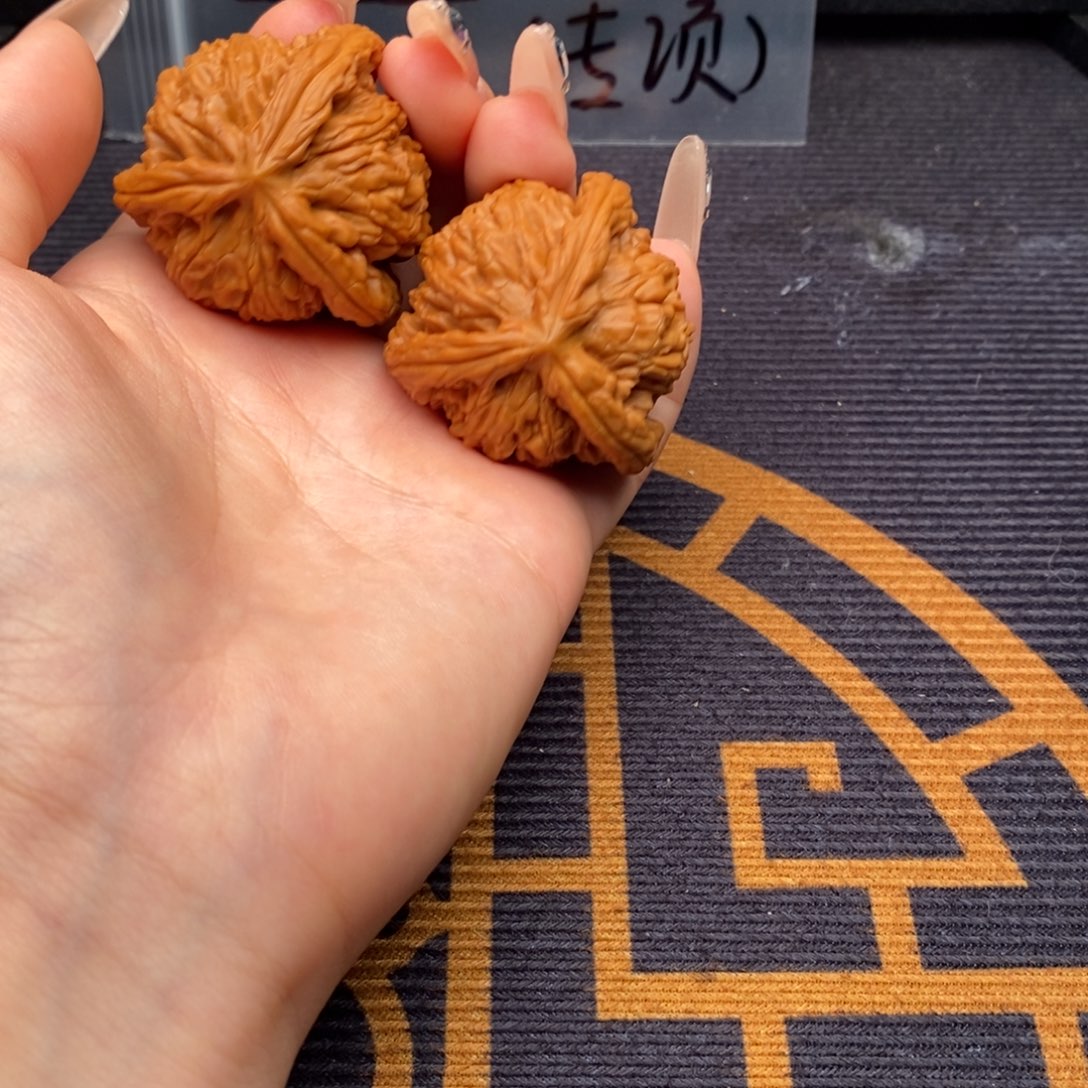 J***️吊坠文玩核桃白狮子