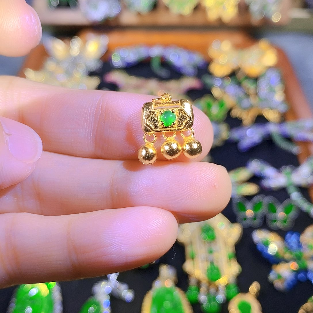 颈饰银S925镶嵌翡翠