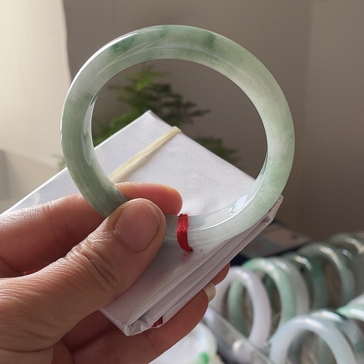 未镶嵌手镯翡翠成品
