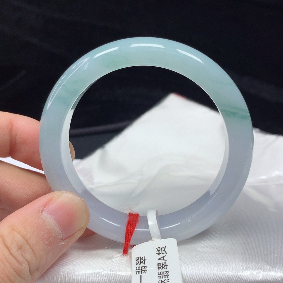 翡翠手镯（圆镯）未镶嵌53.6