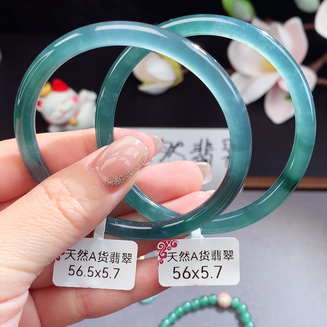 翡翠手镯（圆镯）未镶嵌