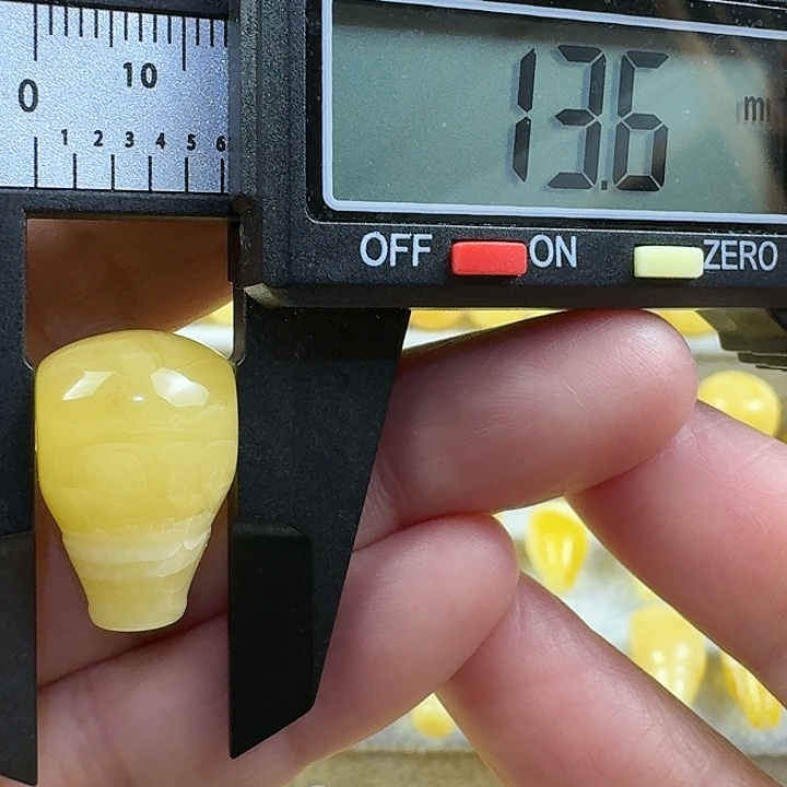蜜蜡未镶嵌裸石23杂