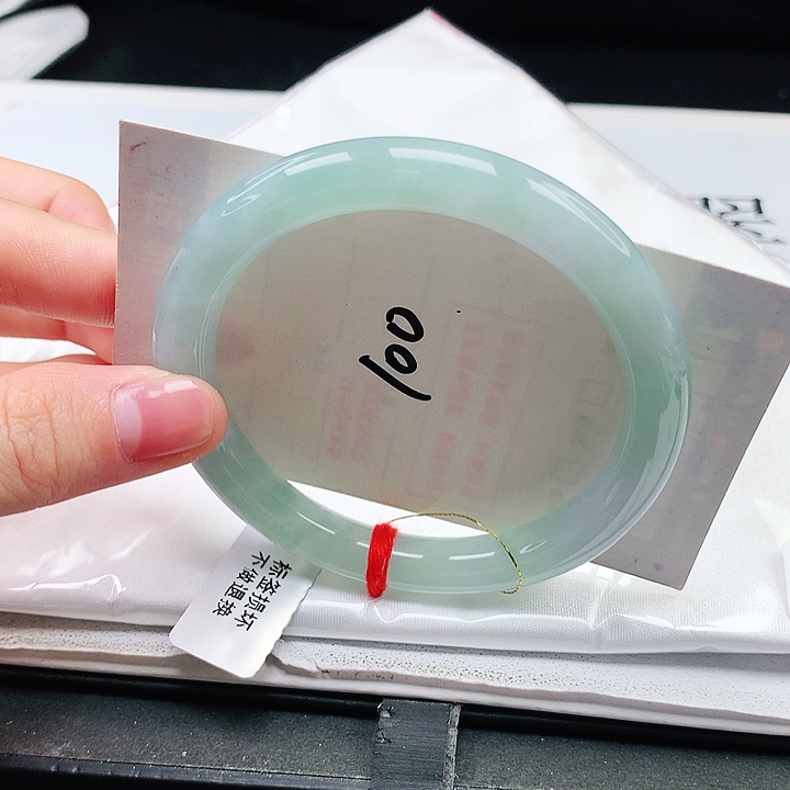 翡翠手镯（圆镯）未镶嵌缅甸天然a货手镯56+