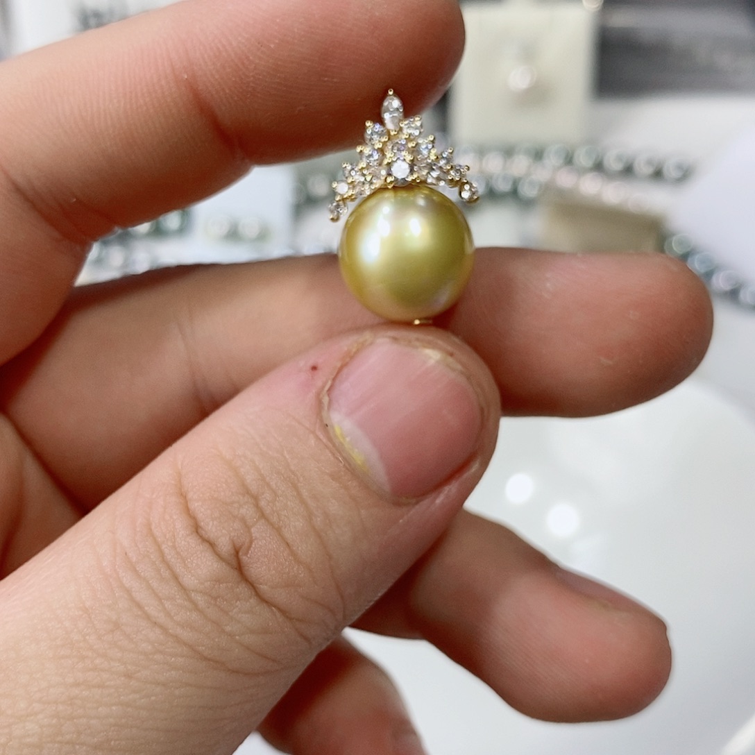 海水珍珠颈饰18K金镶嵌