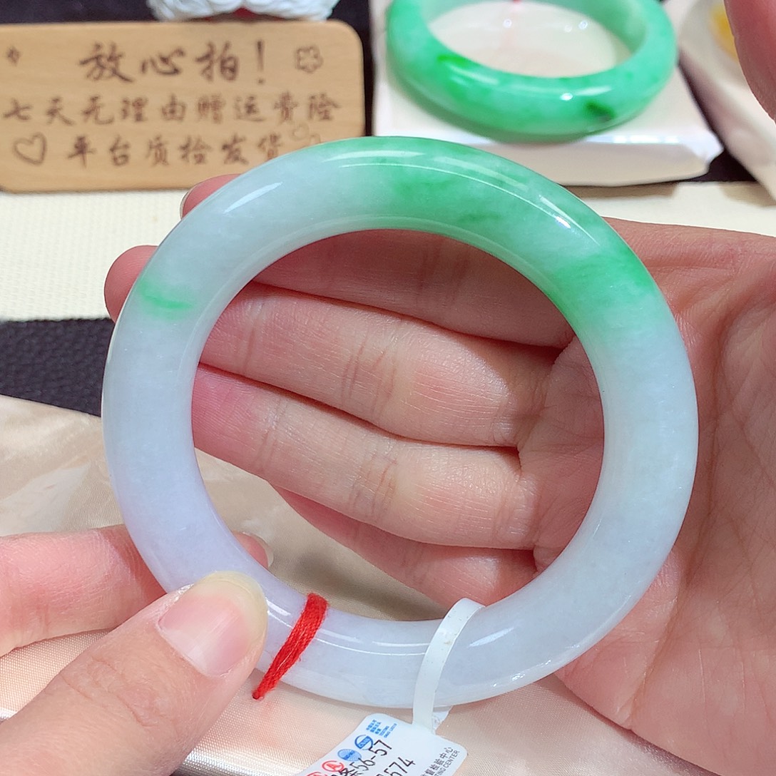 翡翠未镶嵌手镯574