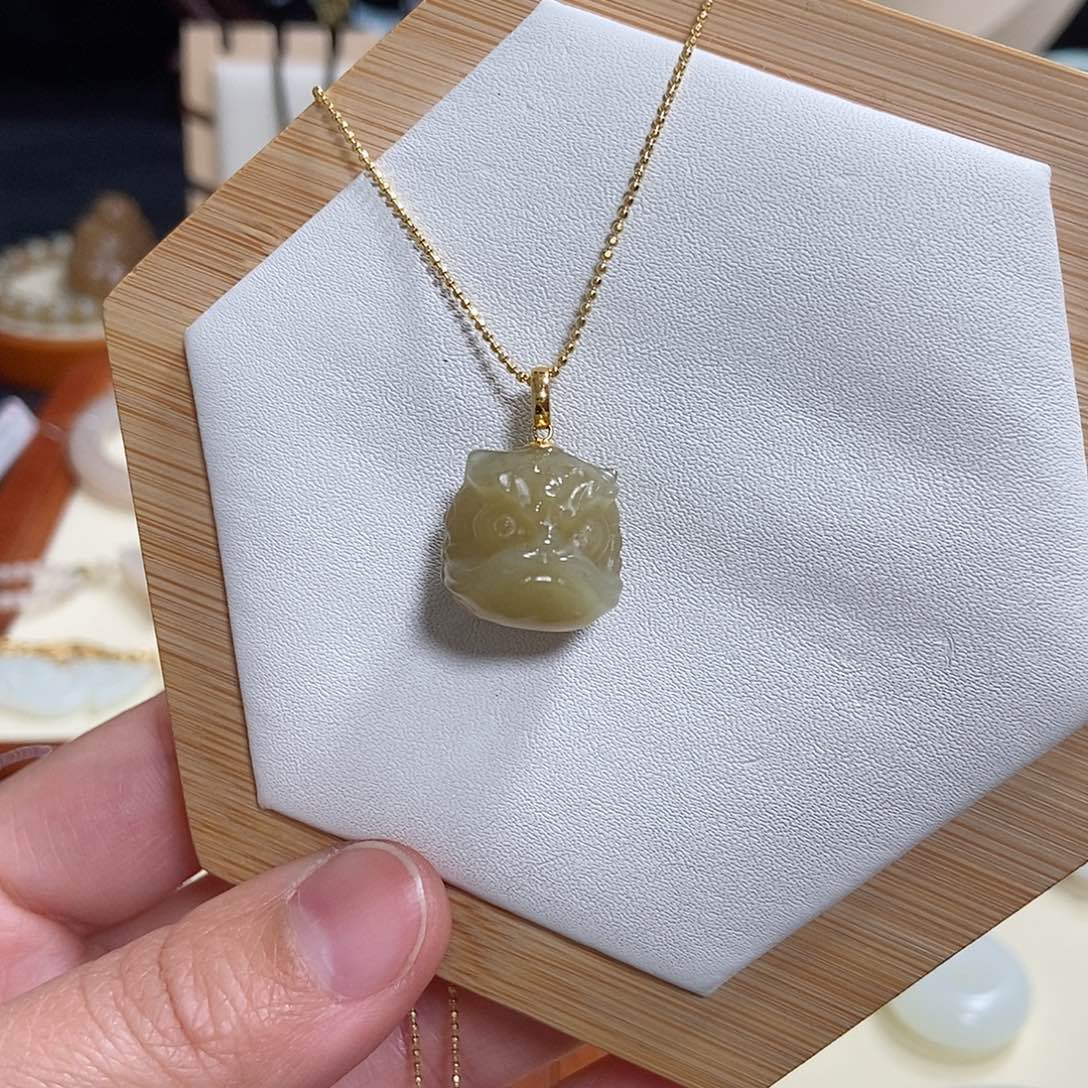 和田玉颈饰未镶嵌