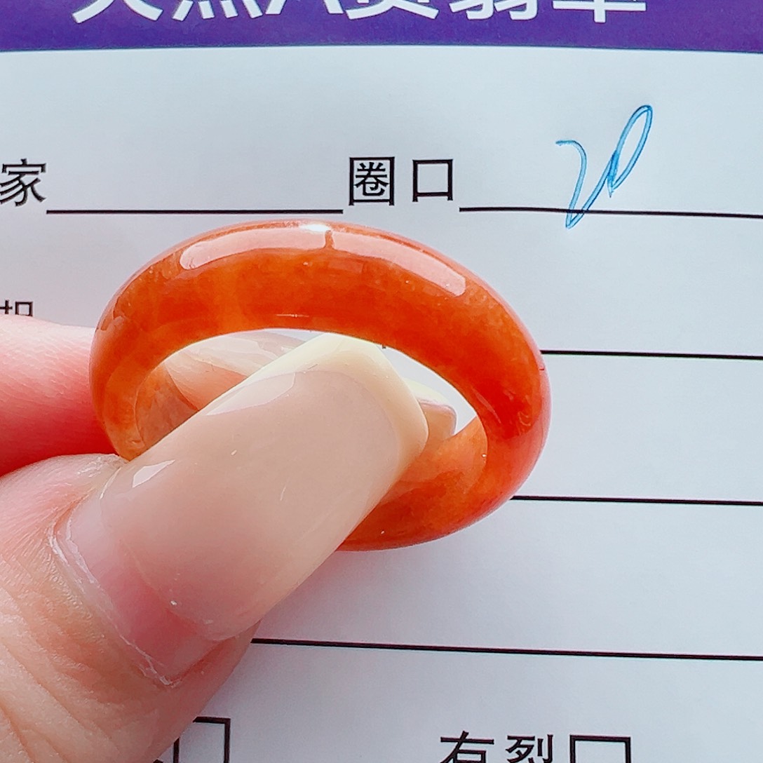 未镶嵌戒指翡翠没****？戒圈