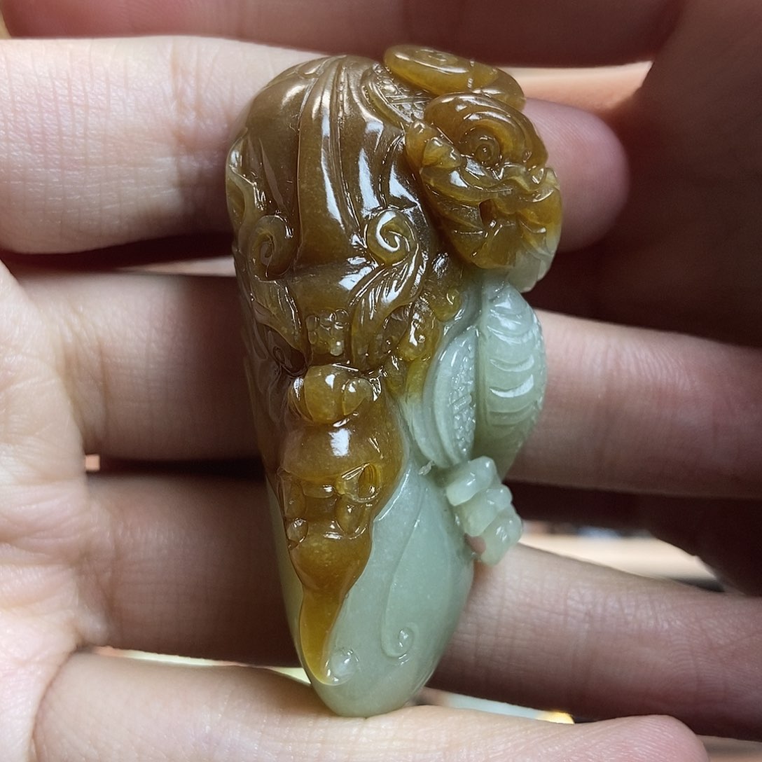 和田玉（糖玉）颈饰未镶嵌