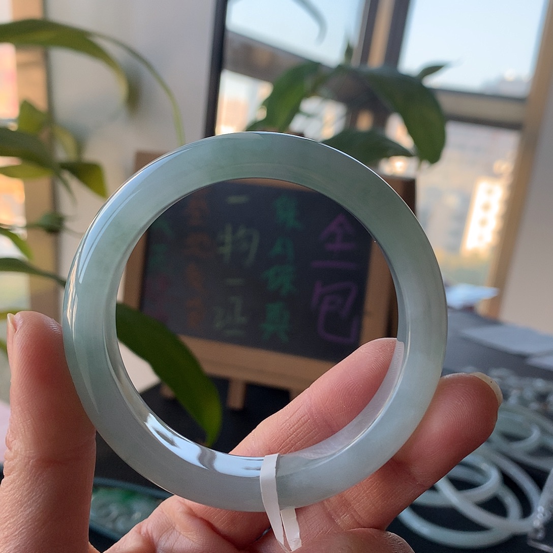 翡翠未镶嵌手镯天然天然资源