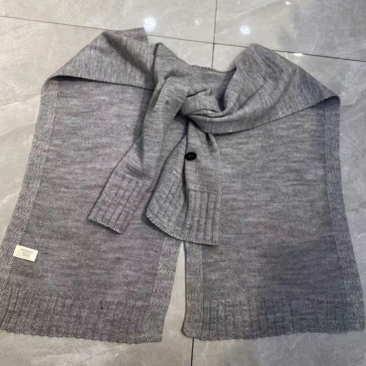 秋冬新款纯色百搭轻薄含针织披肩外搭