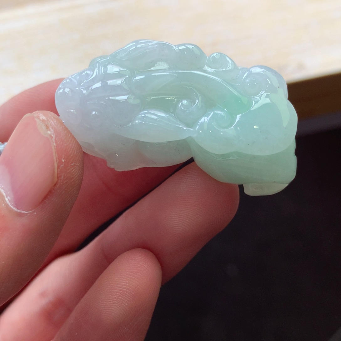 翡翠颈饰未镶嵌吊坠