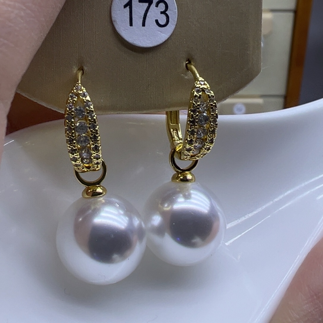 淡水珍珠耳饰未镶嵌