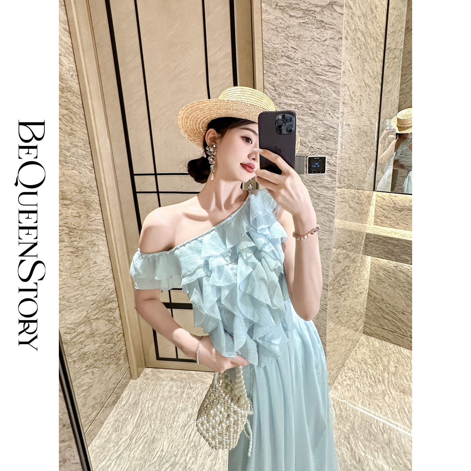 BeQueenStory【冰蓝清茶】钉珠荷叶边斜肩收腰上衣&直筒裤套装