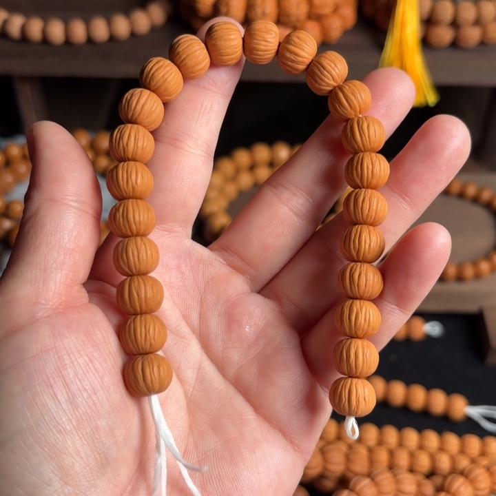 z***型猴头核桃吊坠去体验一下小心翼翼