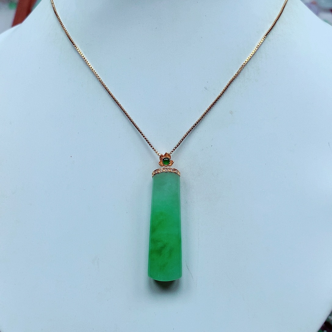 吊坠(不含链)18K金镶嵌翡翠