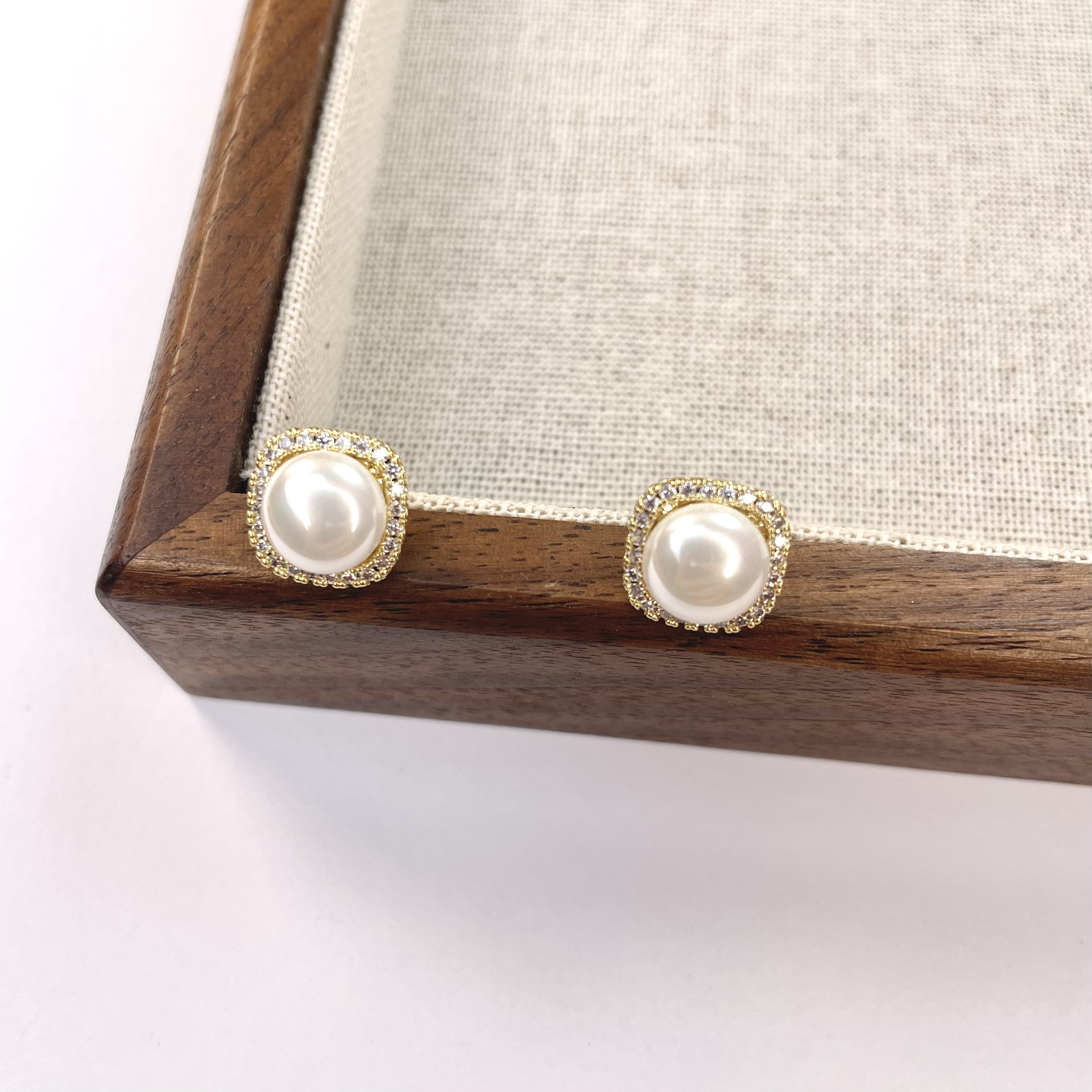 铜合金仿珍珠耳饰 买三送一 1212 手工气质轻奢复古法式简约耳钉