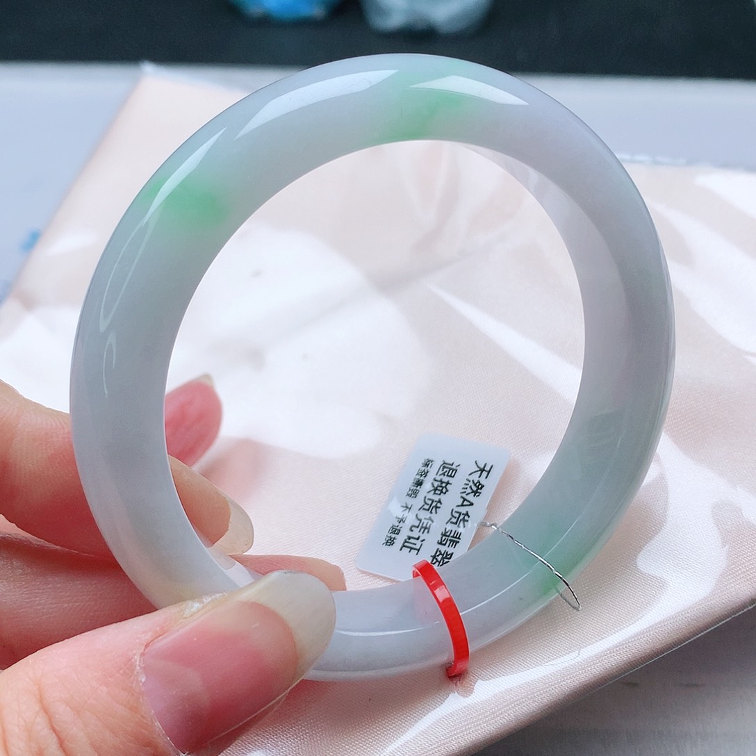 翡翠手镯未镶嵌57圈