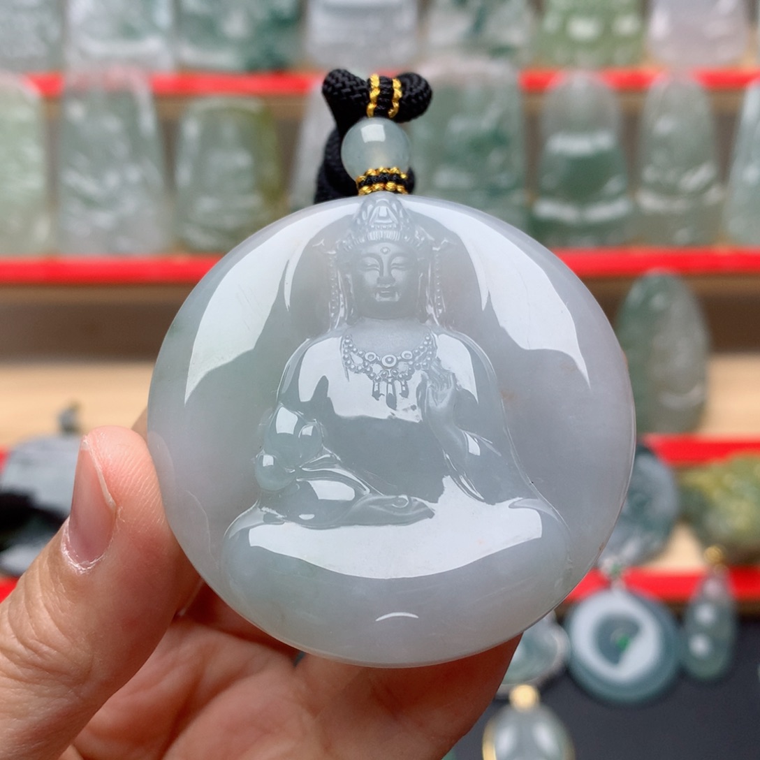 翡翠颈饰未镶嵌素衣