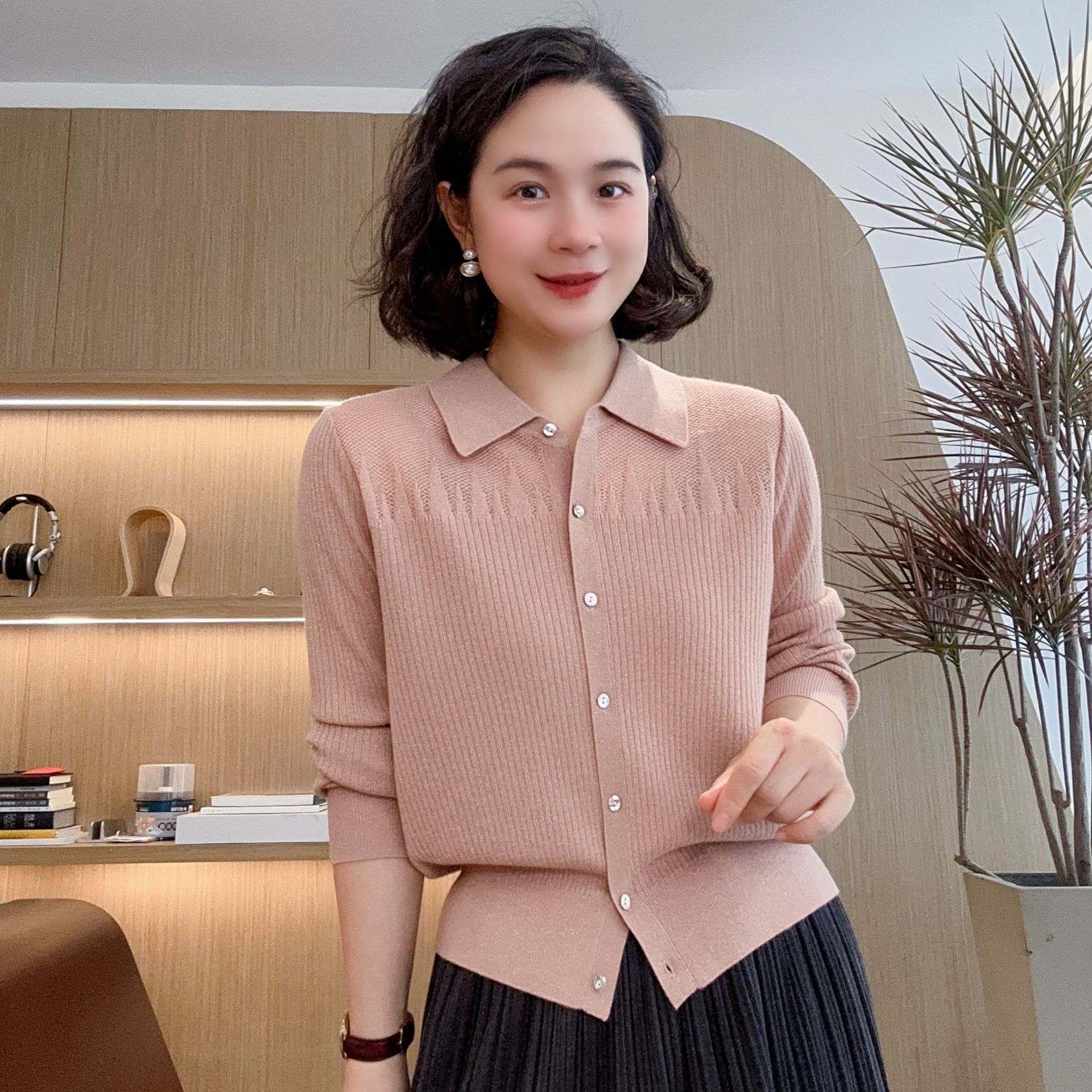 LVMU/吕木长袖翻领细坑条春款针织开衫#DQ7053