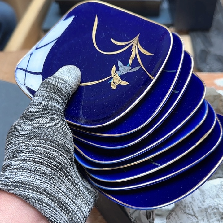 茶盏色彩丰富多样化地融入