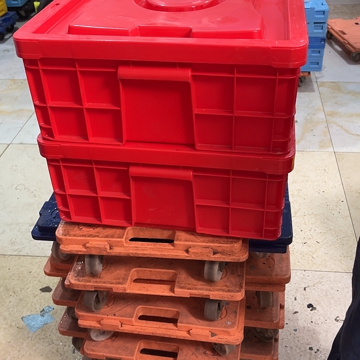 y***-厚款两个带盖子箱子