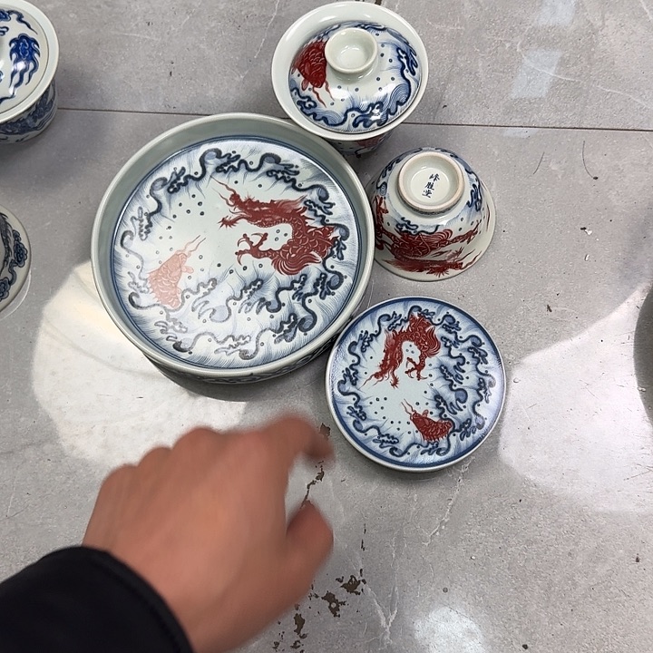 瓷片釉里红鱼化龙四件套