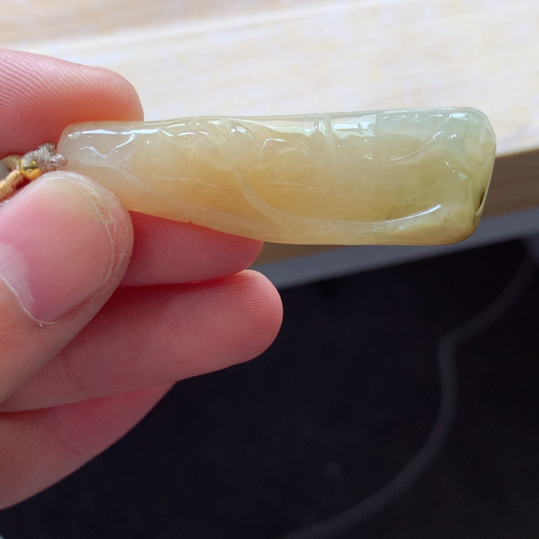 翡翠颈饰未镶嵌吊坠