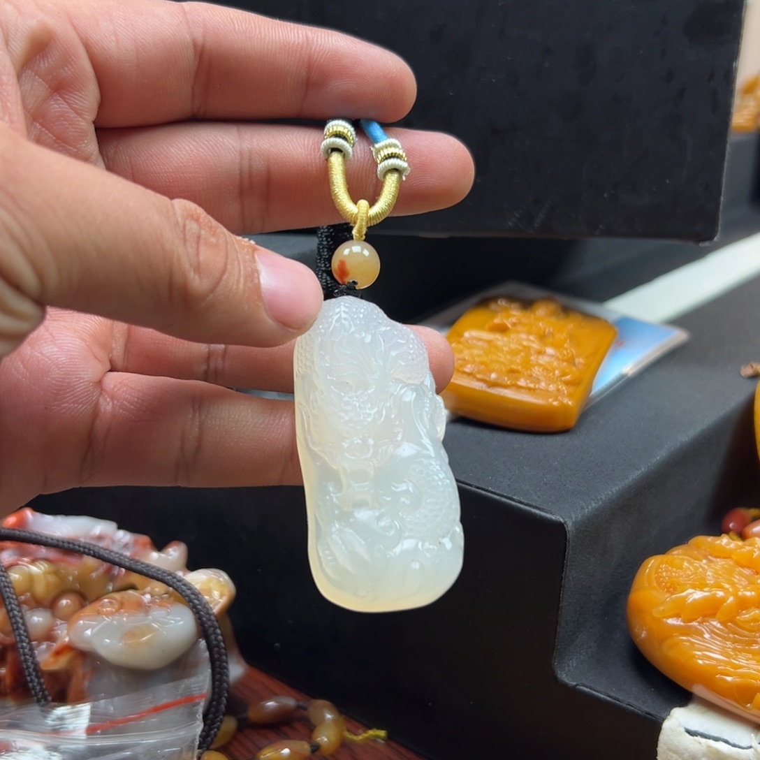 石英质玉（黄龙玉）未镶嵌hly