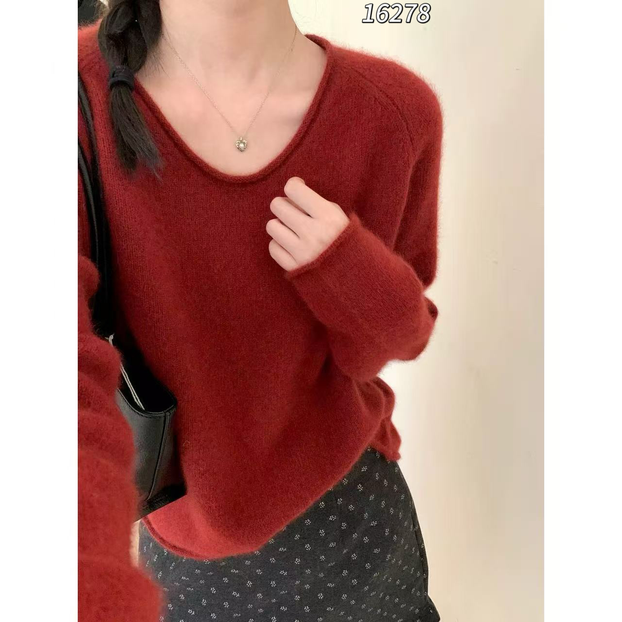 16278 WANGDAN（部分无水洗唛，介意慎拍)新款净版U领针织衫