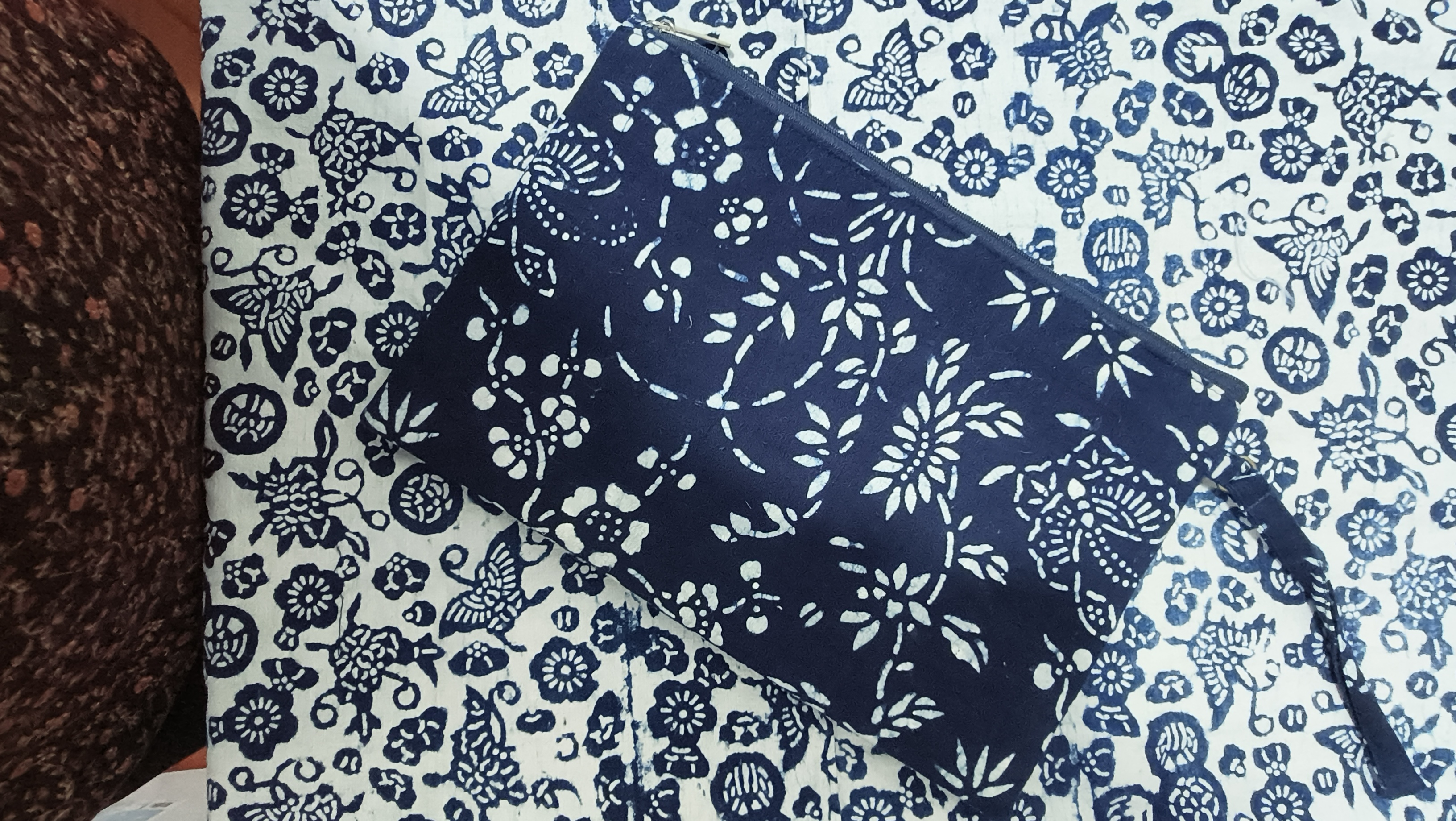 全新蓝印蝶恋花长方包，男女均可长30宽20公分