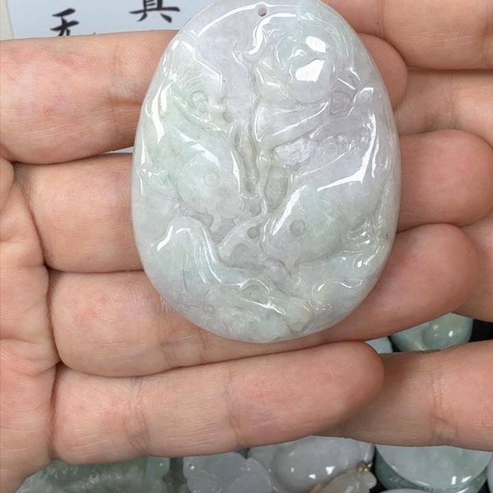 翡翠挂件未镶嵌翡翠