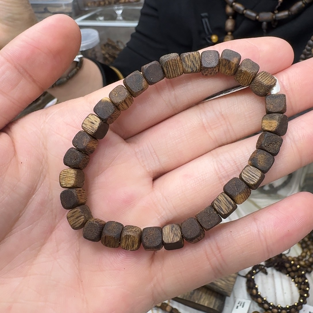 沉香沉香碎屑白棋老料方珠 6m 多样性发一