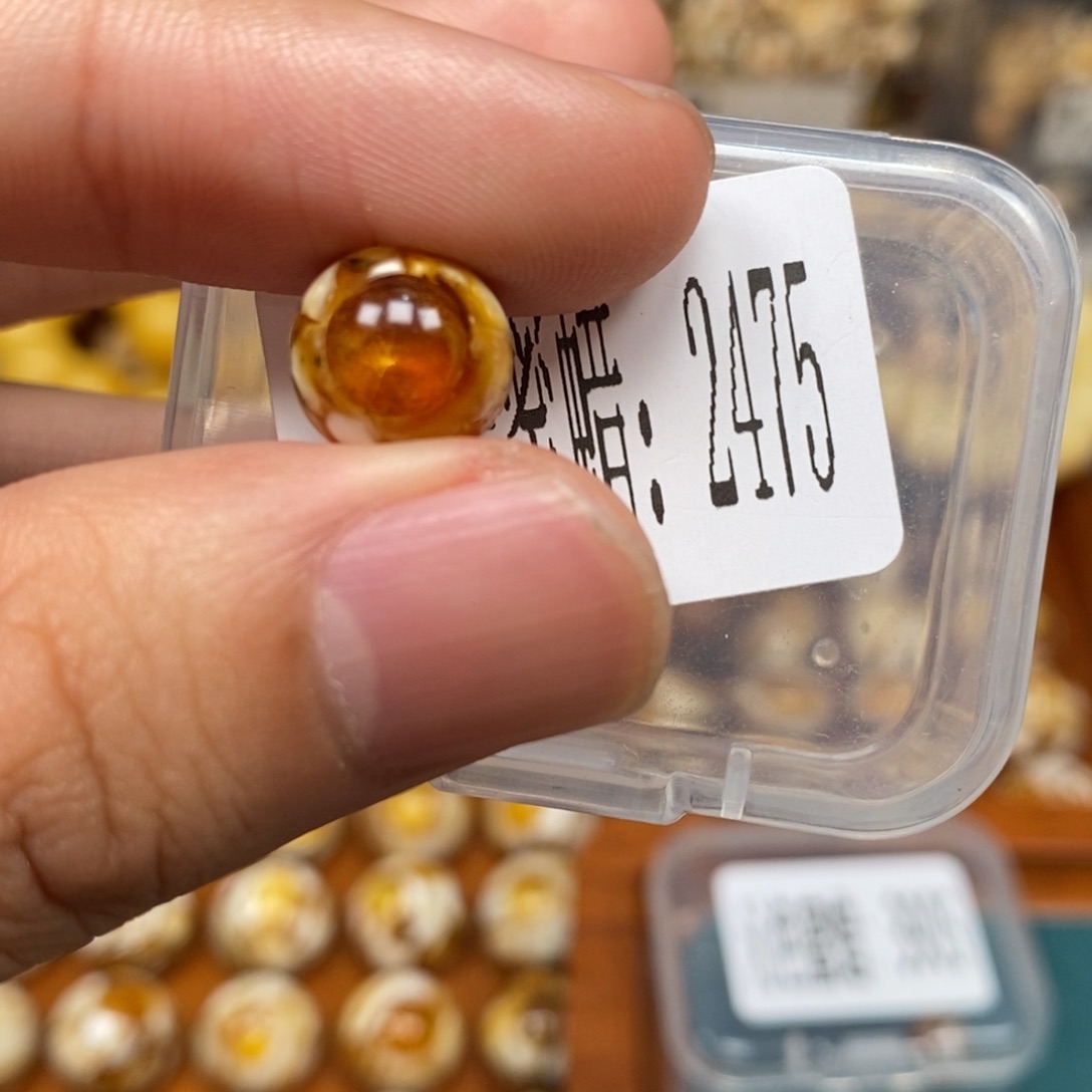 蜜蜡未镶嵌珠宝奇石2475